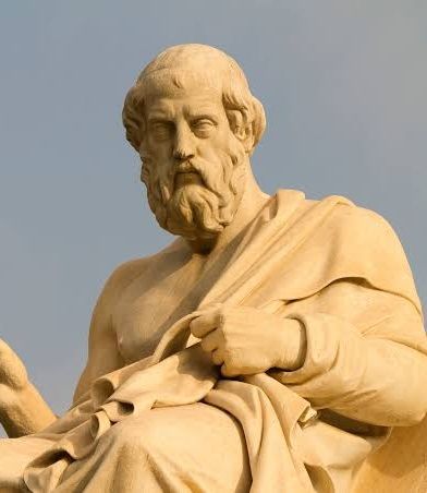Estátua de Platão, filósofo grego cujas reflexões iniciais influenciaram os debates sobre representação e verdade na Filosofia da Narrativa